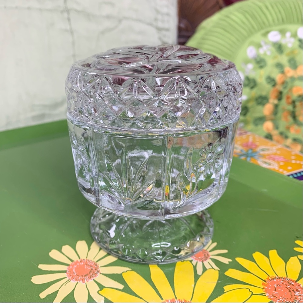 70s Avon Daisy Glass Footed Dish - Picture 6 of 8
